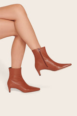 WALLY ANKLE BOOT TAN - STAUD near me