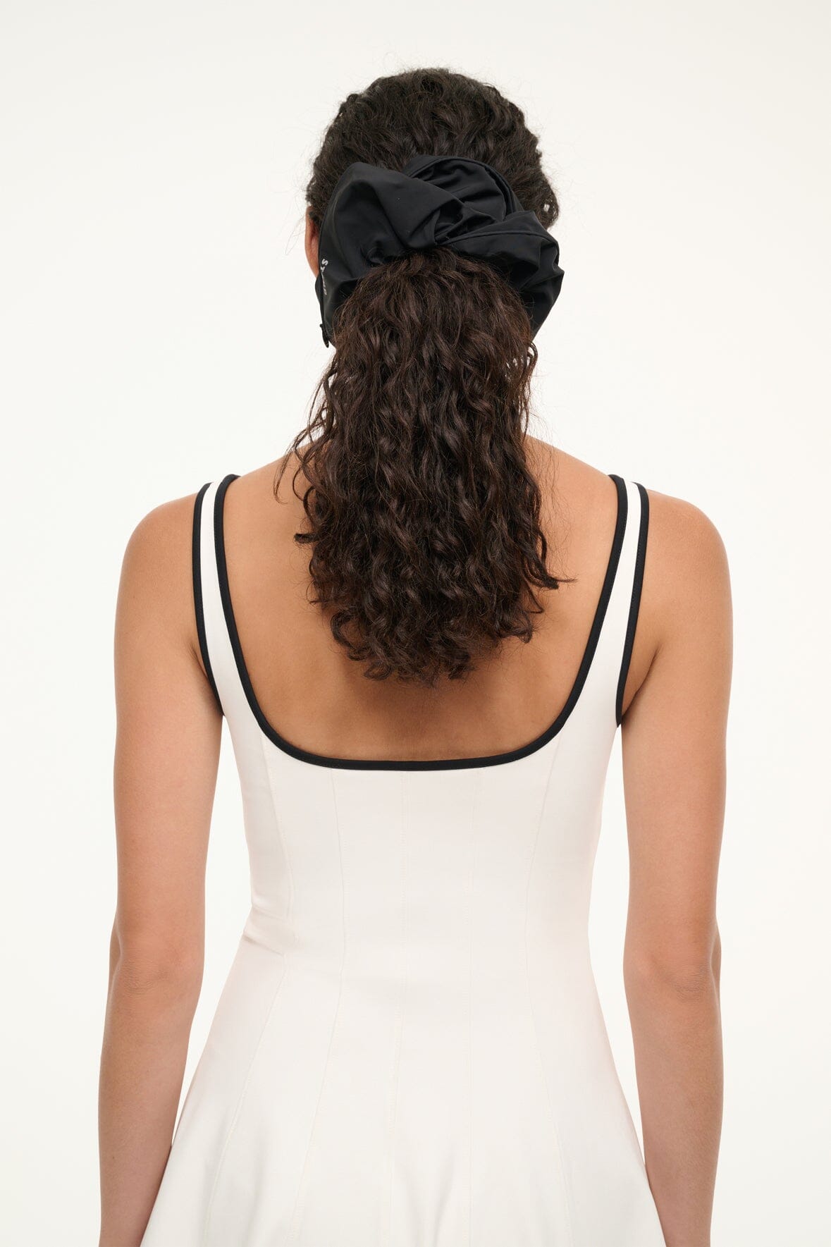 GORGE SCRUNCHIE BLACK - STAUD near me