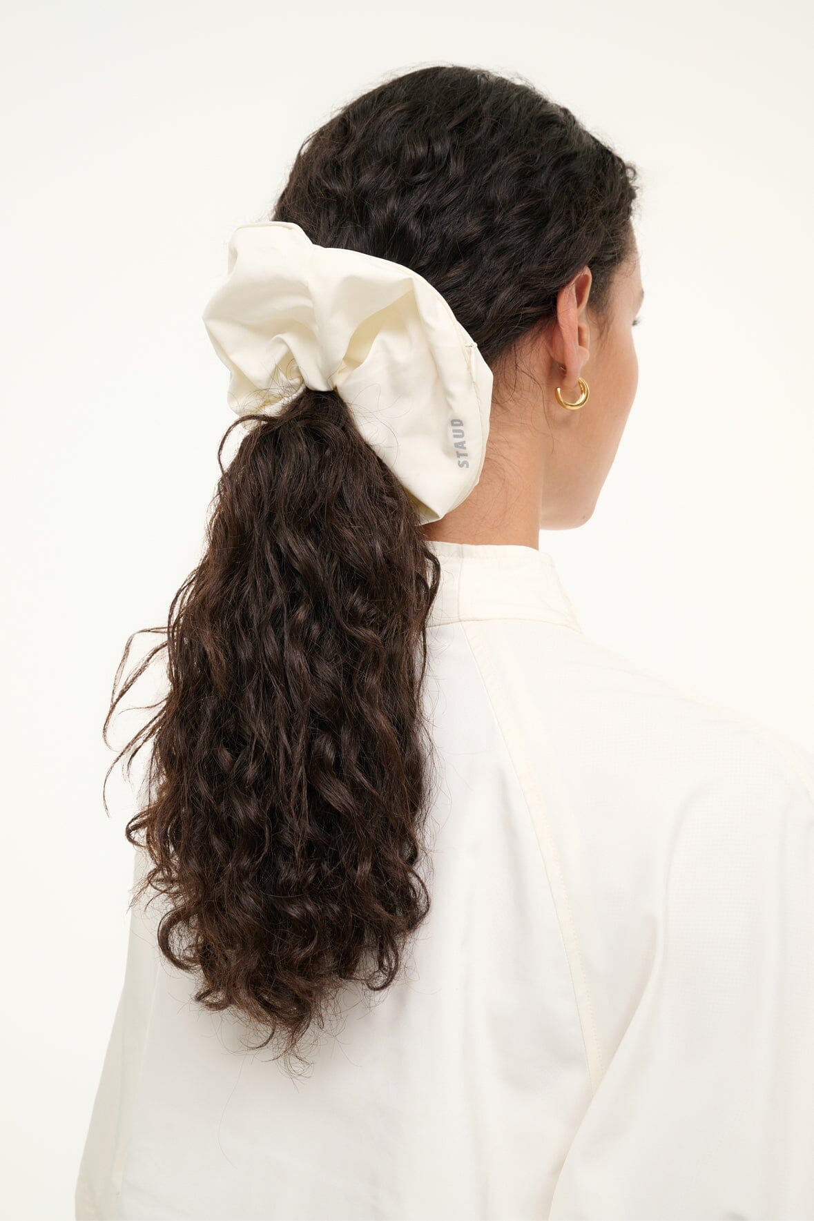 GORGE SCRUNCHIE IVORY - STAUD sale
