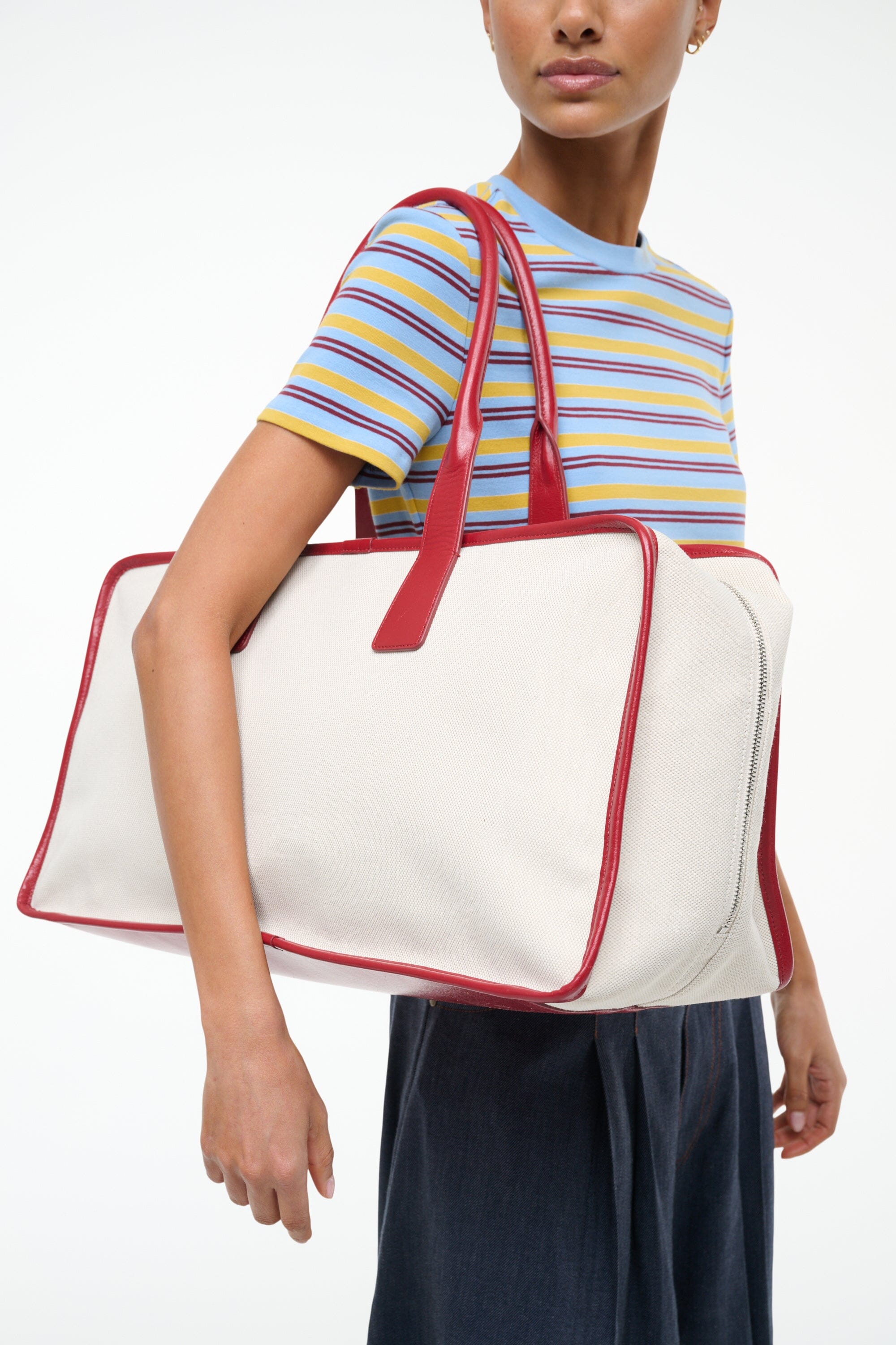 DUDE TRAVEL BAG NATURAL/ROUGE - STAUD near me