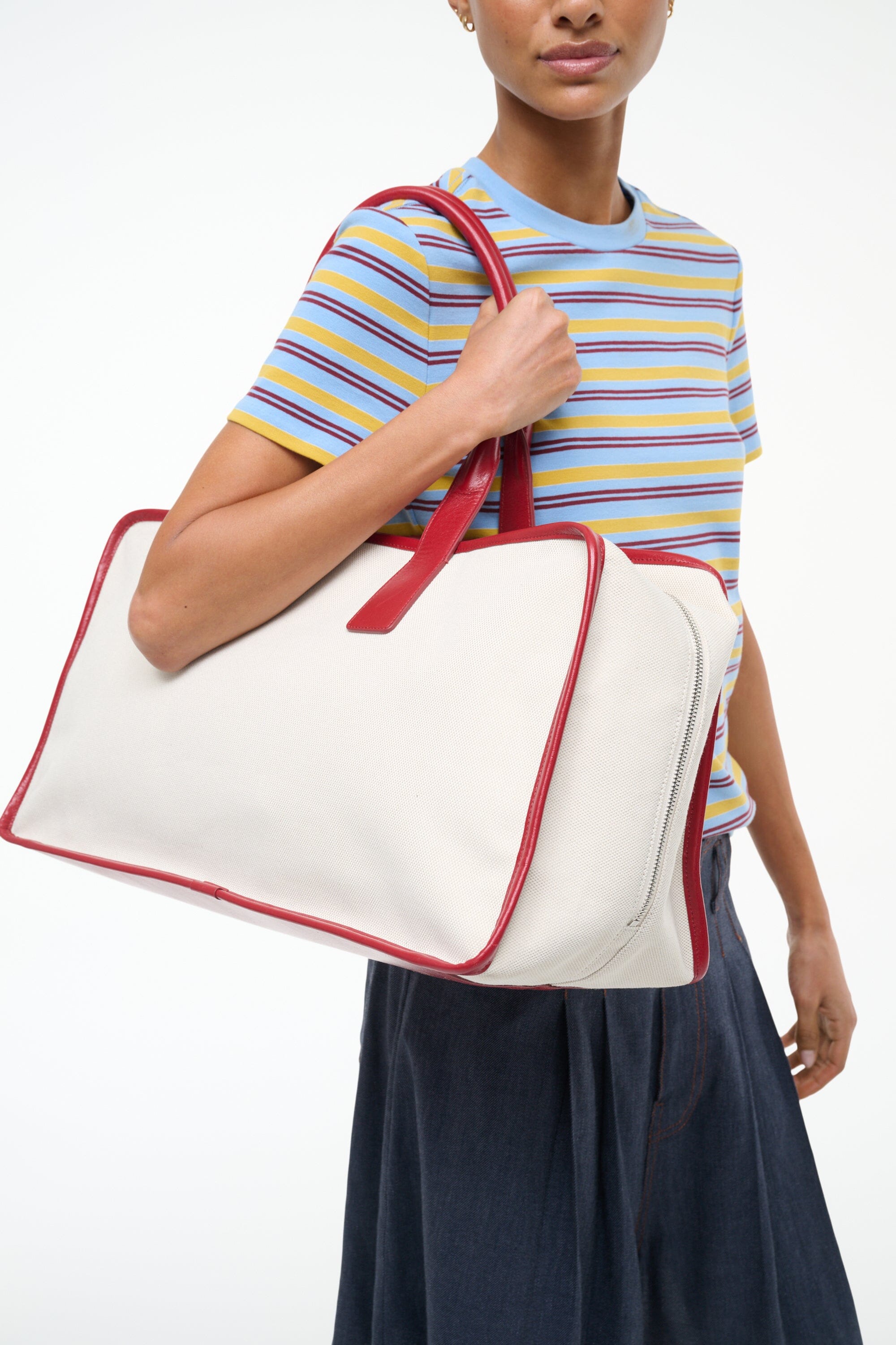 DUDE TRAVEL BAG NATURAL/ROUGE - STAUD near me