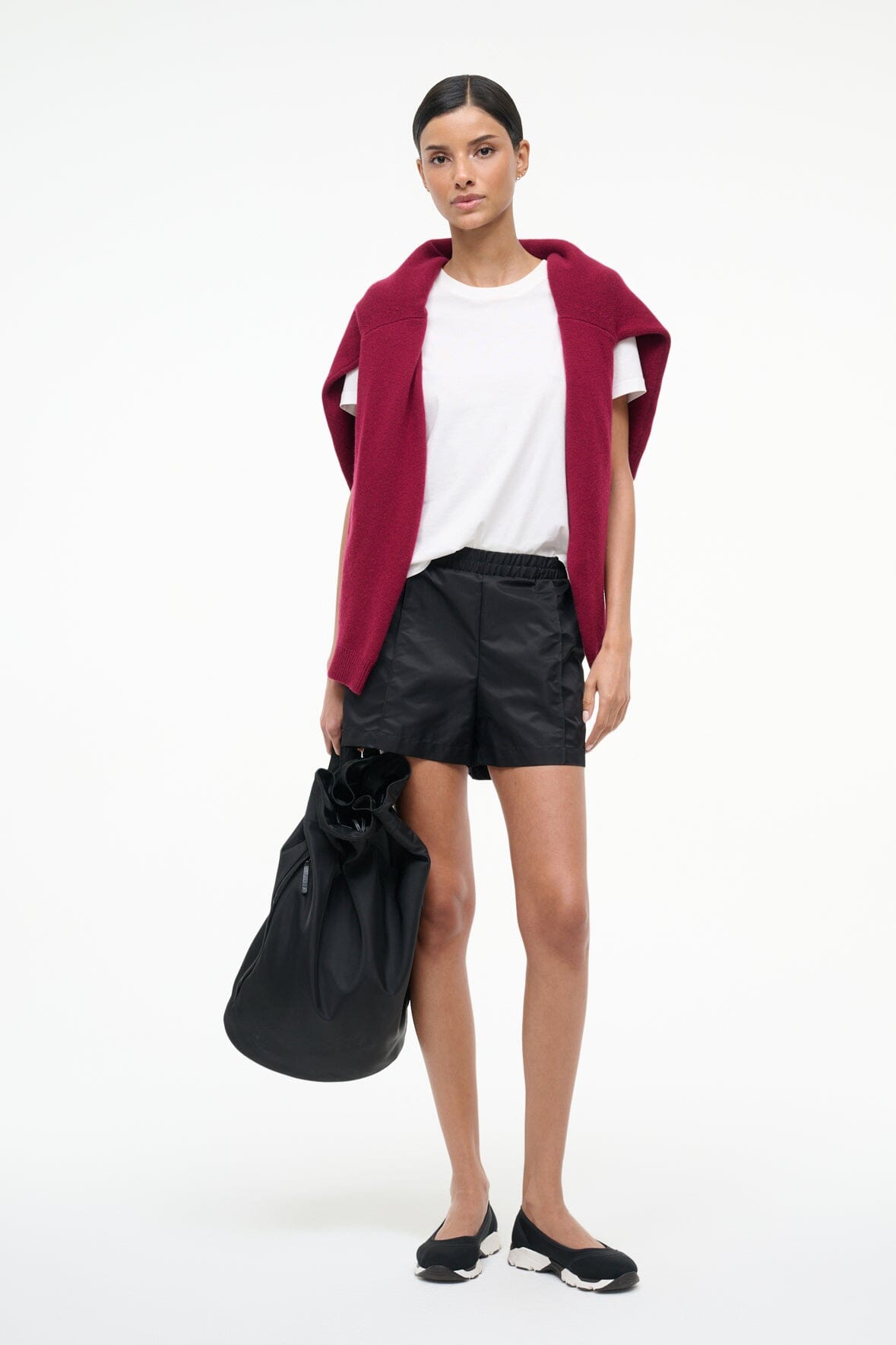 TAURUS SHORT BLACK - STAUD US