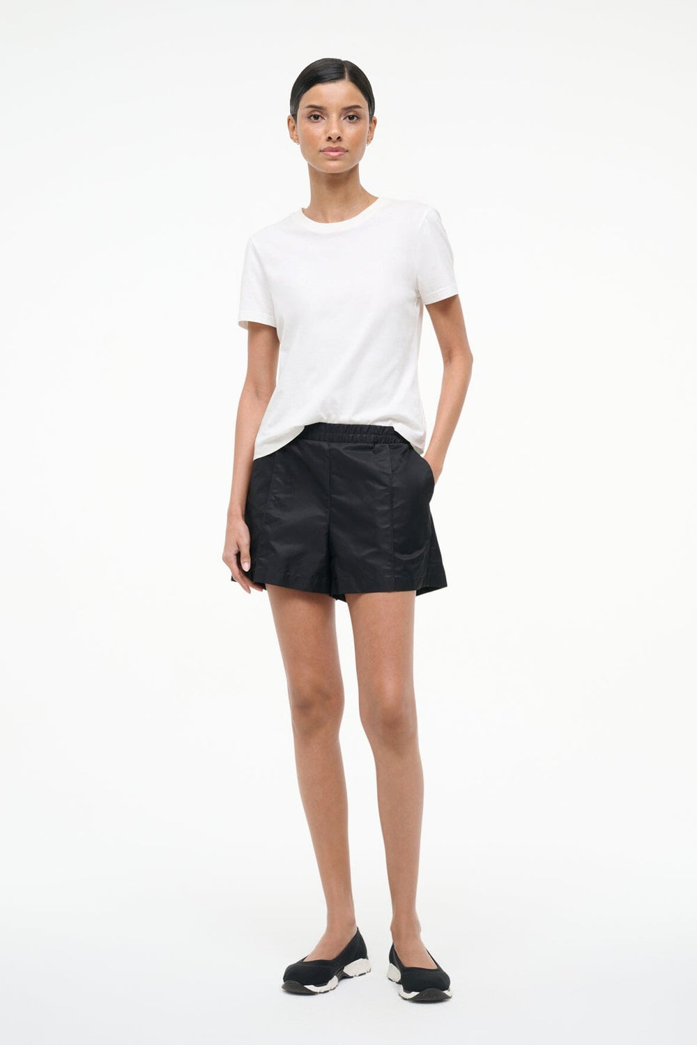 TAURUS SHORT BLACK - STAUD US