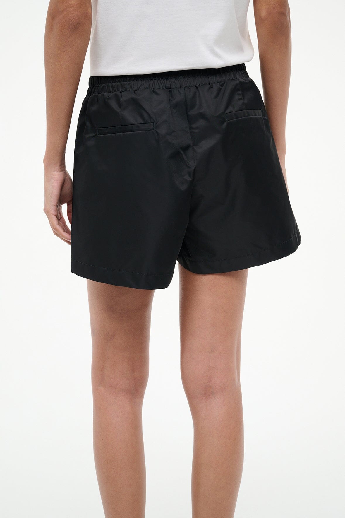 TAURUS SHORT BLACK - STAUD US